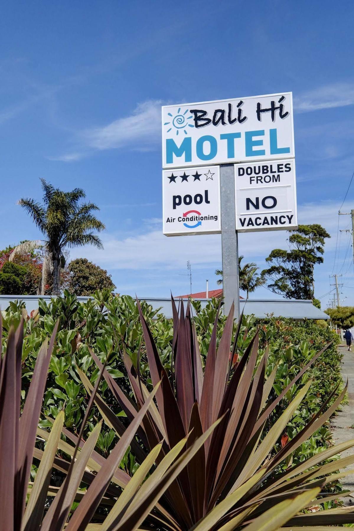 Bali Hi Motel Tuncurry Esterno foto